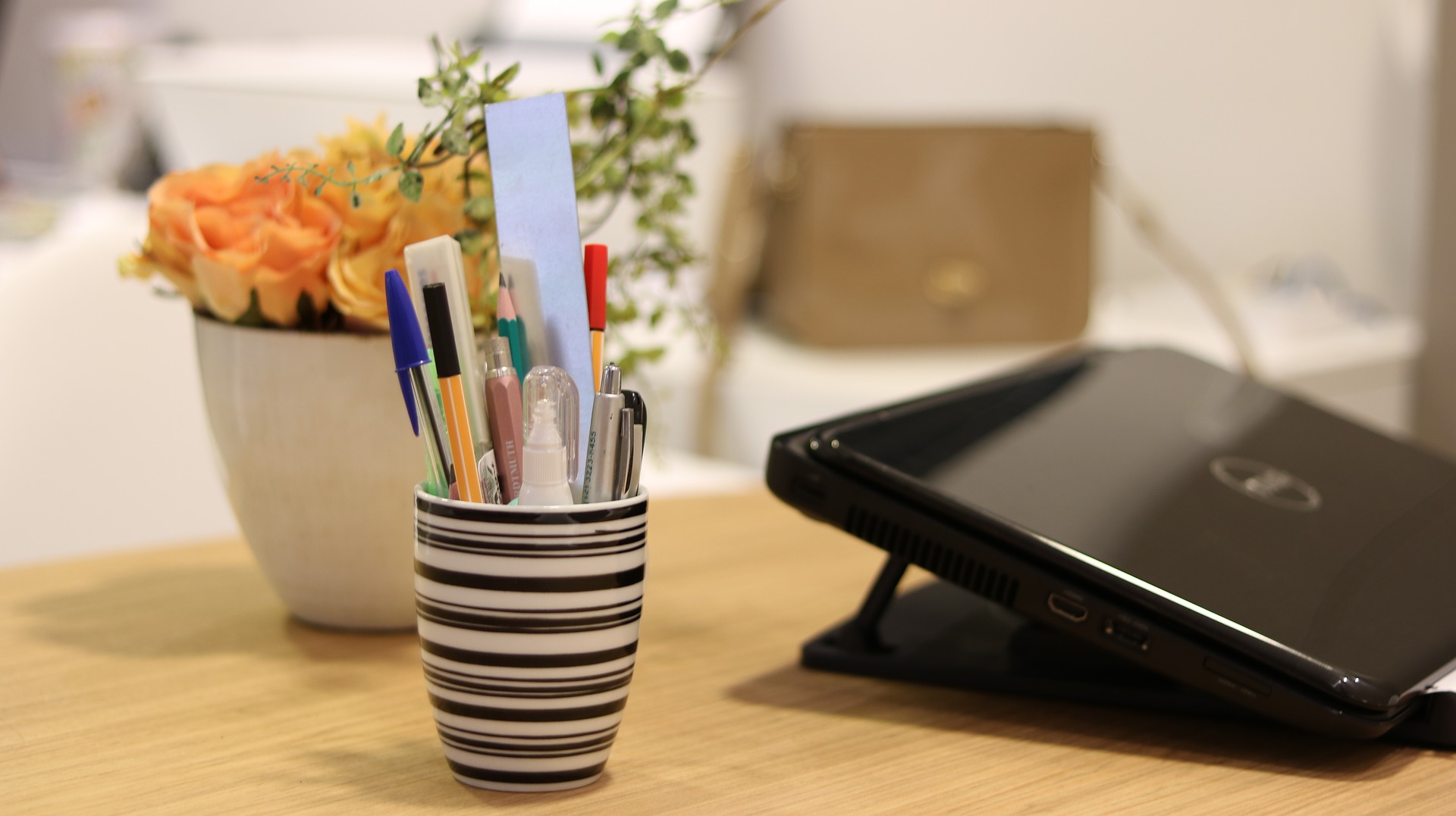 Se sentir bien au bureau: 5 idées de déco à adopter